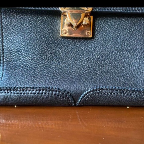 Danier Leather Structured Crossbody Purse - Picture 10 of 10